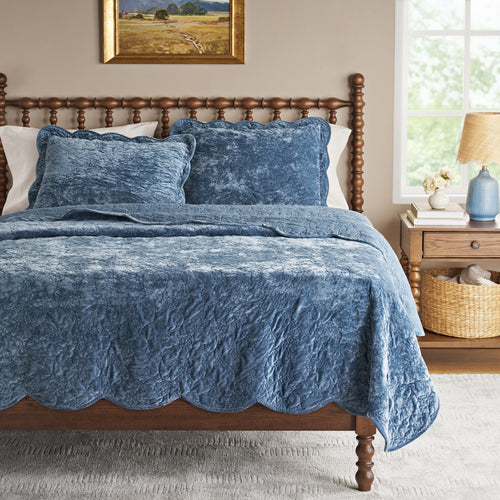 Cottage Bloom Eloise Floral Velvet Quilt, Full/Queen, Blue Dust Bedding