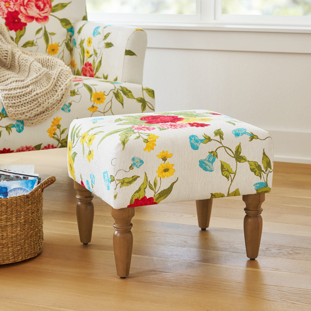 The Pioneer Woman Sweet Rose Ottoman, White, 17.25 in