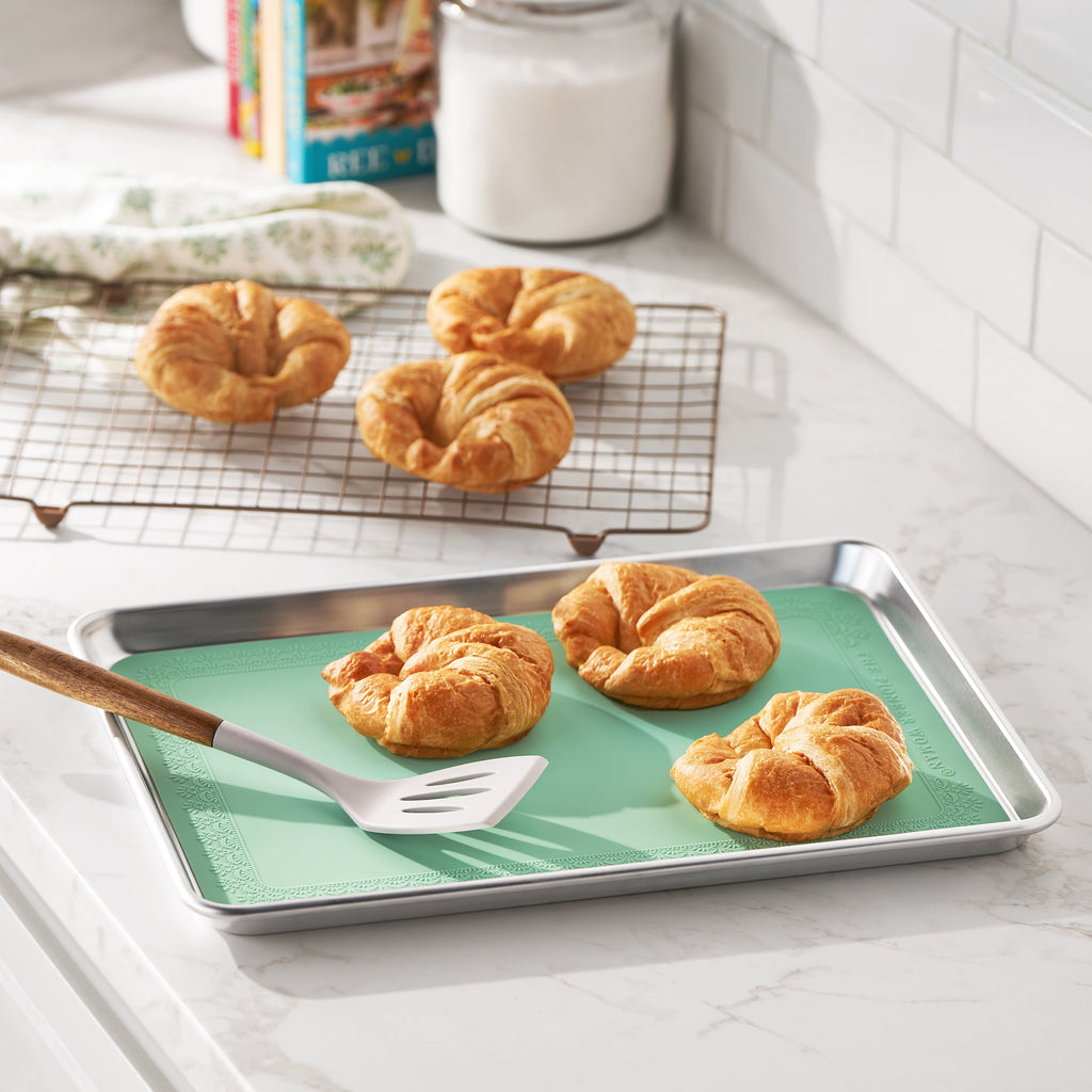 The Pioneer Woman Aluminum Sheet Pan Set with Wire Rack & Silicone Baking Mat, 3-Piece, 13"x18"