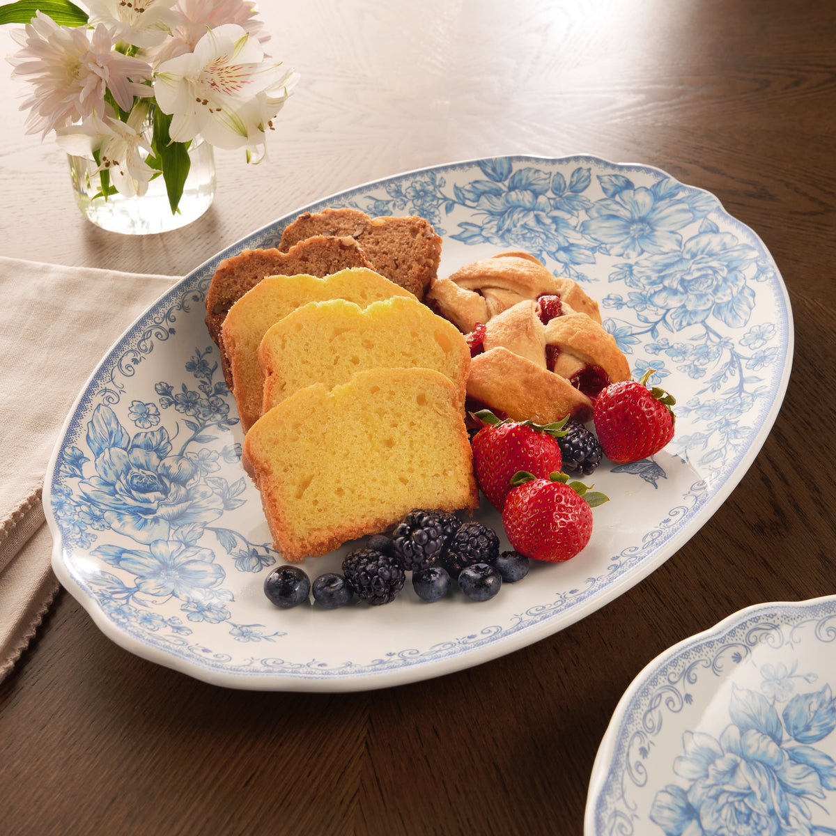 Cottage Bloom Agatha Stoneware 16-inch Serving Platter, Blue