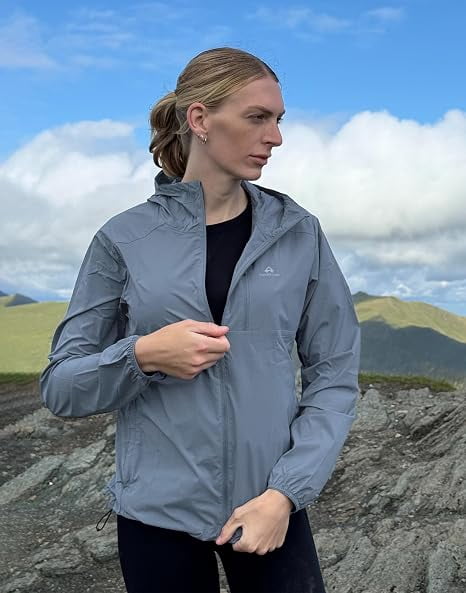 Pioneer Camp Women‘s UPF 50+ Windbreaker Jacket, Lightweight Packable Sun Protection Hoodie